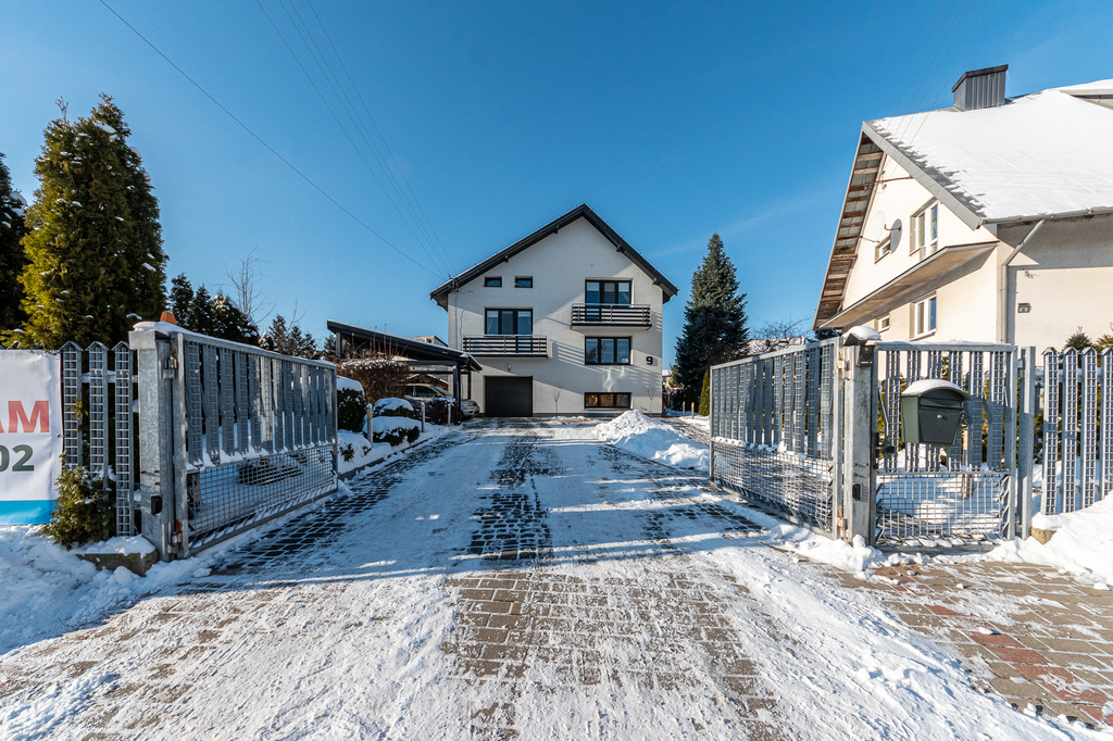 Dom wolnostojący o powierzchni 281 m² - zdjęcie 2