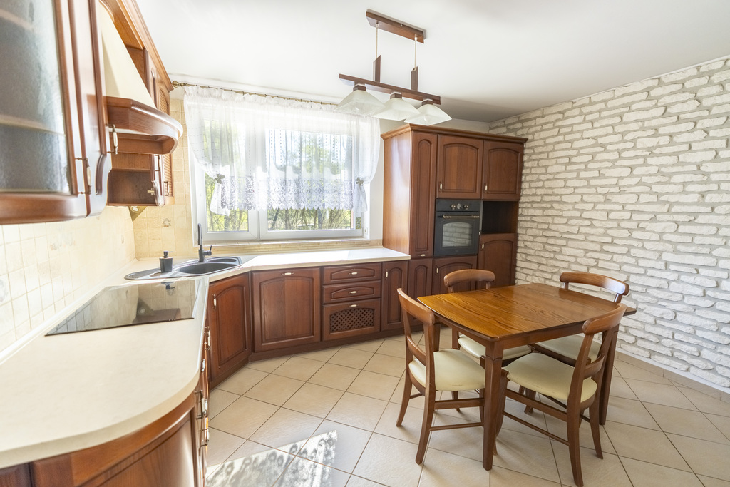Dom 138,5 m² z tarasem i fotowoltaiką - zdjęcie 3