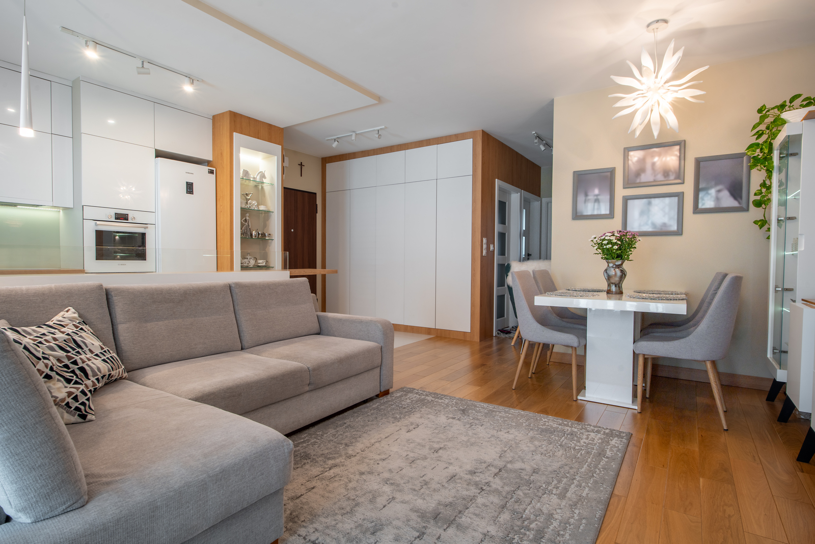 3 pokoje | 62m2 | duży balkon | gotowe do wejścia