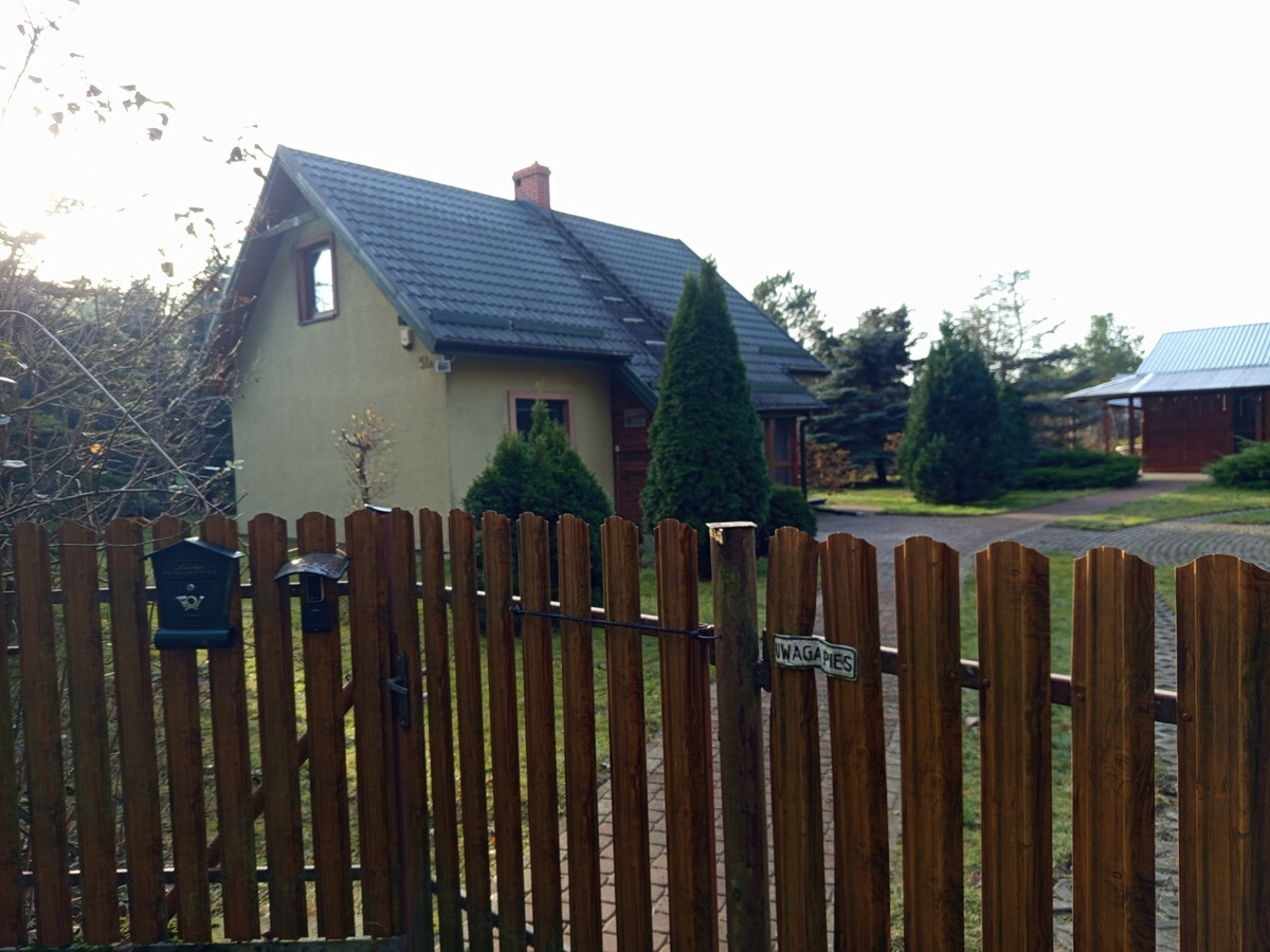 Dom w otoczeniu lasów/ Działka 32 arów