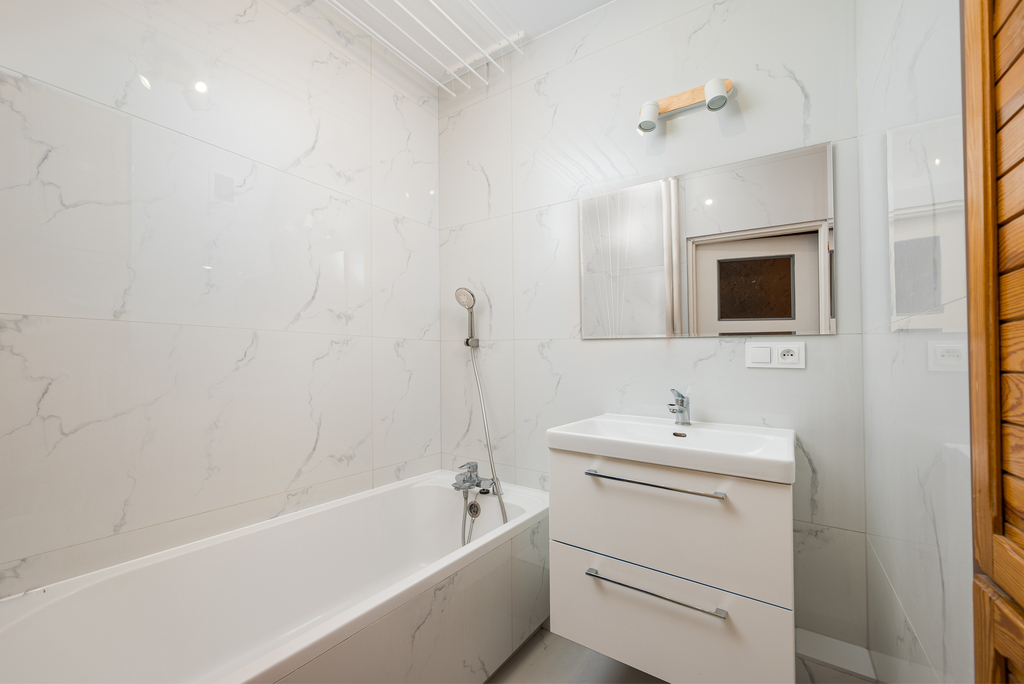 3 pokoje | 66 m² | Kuchnia i łazienka po remoncie - zdjęcie 2