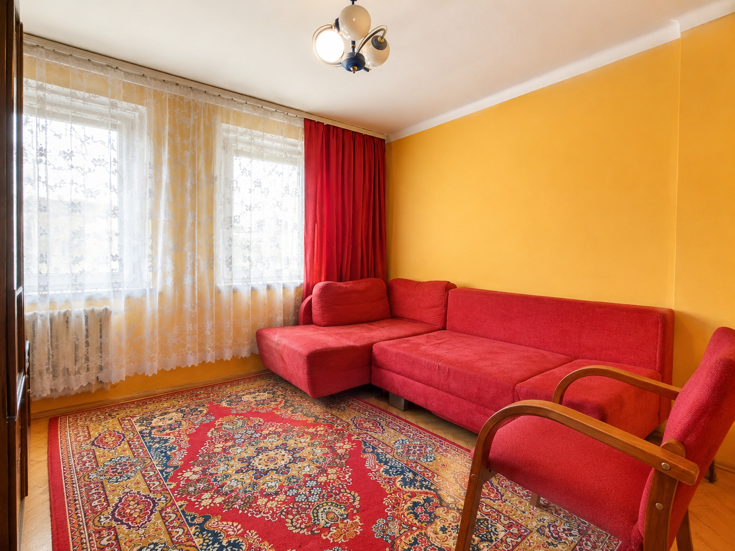 Mieszkanie w centrum/ 4 pokoje/ II piętro