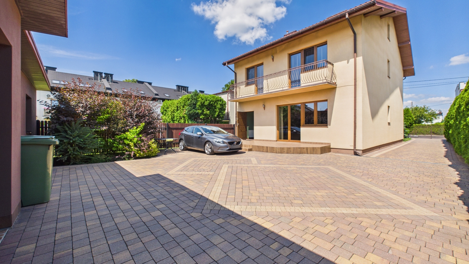 Dom 155 m² | 2 garaże | po remoncie | Marki