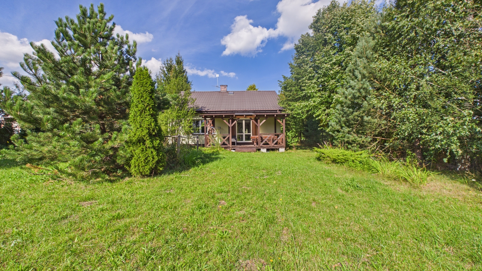 Siedlisko 6900 m² z domem i zabudowaniami