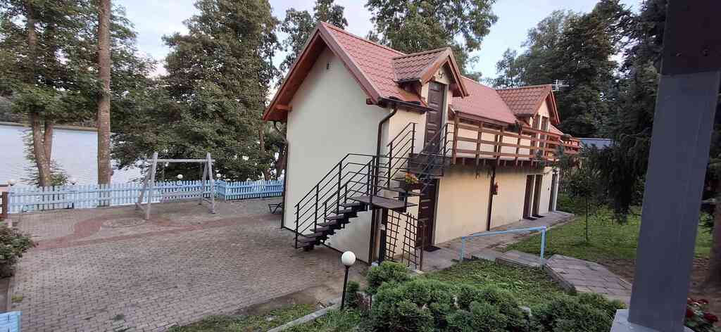 Działający KOMPLEKS TURYSTYCZNO-WYPOCZYNKOWY nad Jeziorem Omulew - zdjęcie 14