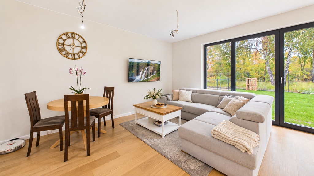 Dwupoziomowy segment 116 m² z ogródkiem - zdjęcie 2