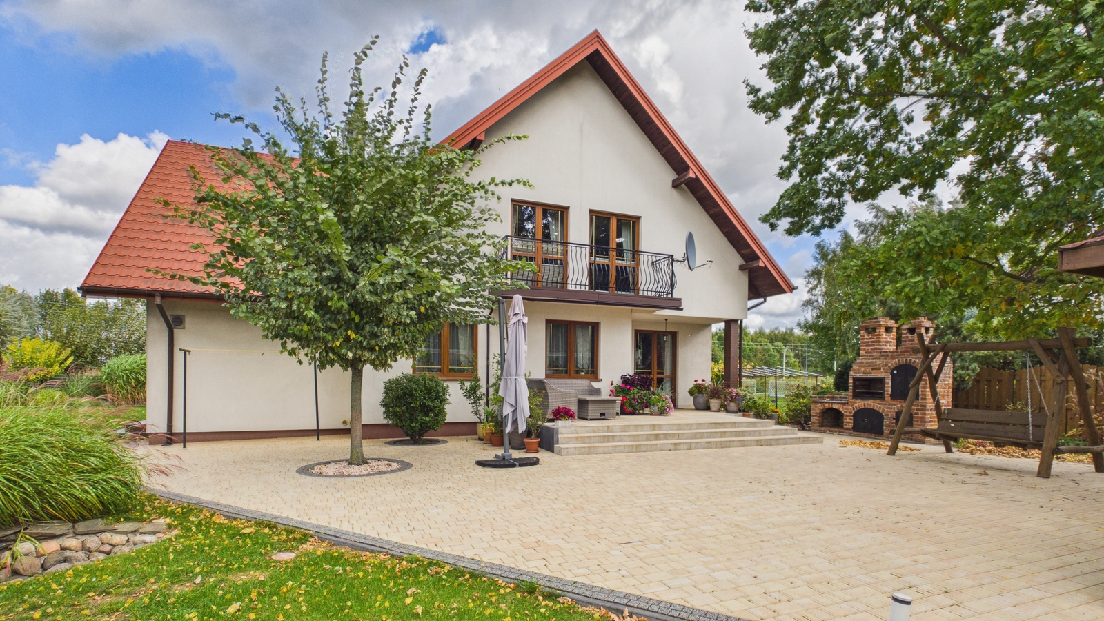 Dom 145m2 salon z kuchnią i jadalnią oraz 5 sypialni Sierakowice Lewe