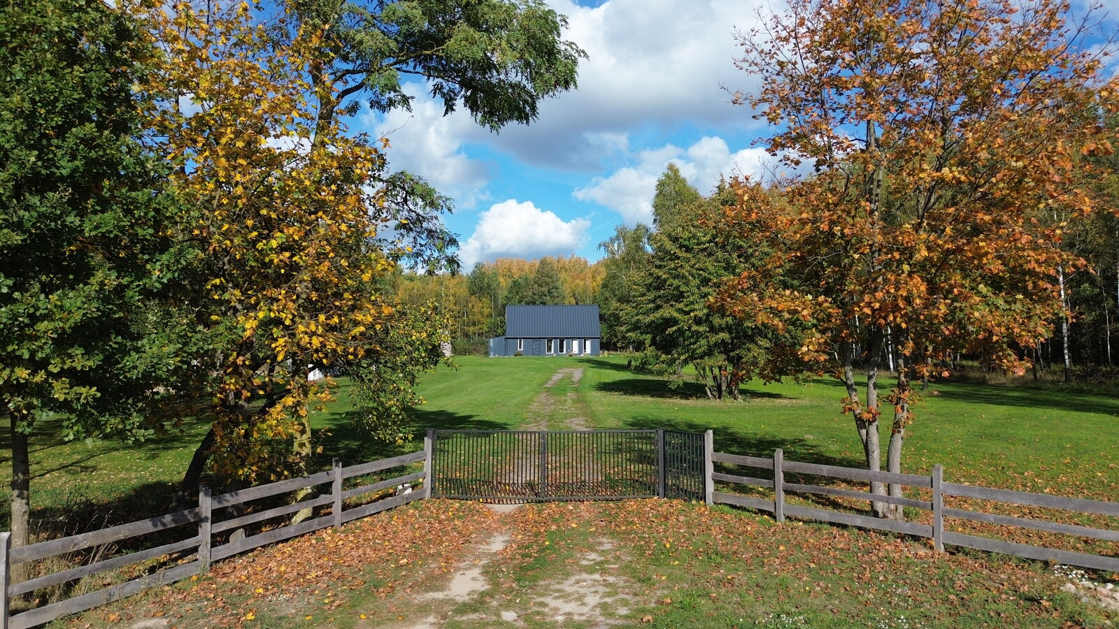 Dom z antresolą, stawem i lasem | 2,7 ha | Skórzec